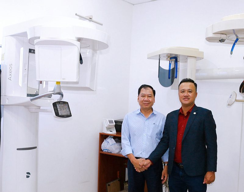 Ph&ograve;ng đặt m&aacute;y CBCT cần đạt chuẩn che chắn bức xạ theo quy định, l&agrave; một phần chi ph&iacute; đầu tư ngo&agrave;i gi&aacute; m&aacute;y.