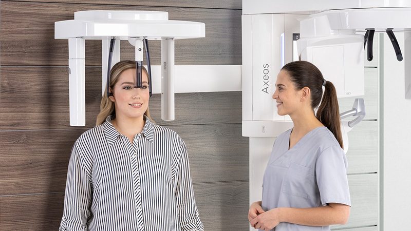 M&aacute;y CBCT của Dentsply Sirona - một trong c&aacute;c d&ograve;ng m&aacute;y chụp CT răng được MEDENT ph&acirc;n phối tại Việt Nam.