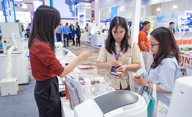 MEDENT tư vấn lựa chọn vật liệu chế tác hàm tháo lắp trên implant phù hợp cho labo và phòng khám.