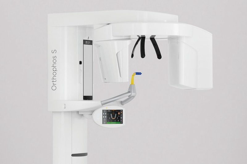 X-quang periapical v&agrave; panoramic hỗ trợ đ&aacute;nh gi&aacute; t&igrave;nh trạng răng v&agrave; xương trước khi lập kế hoạch phục h&igrave;nh sứ.